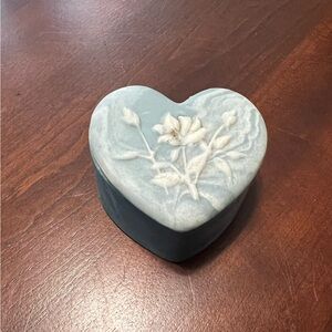 Vintage Heart-Shaped soap stone Floral Trinket Box blue white